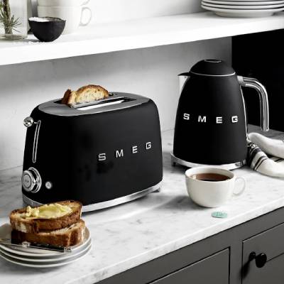 smeg-kettle-klf03-black-matte-2