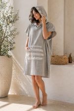 حوله پانچو و رومایویی نخی ساحلی کلاه دار